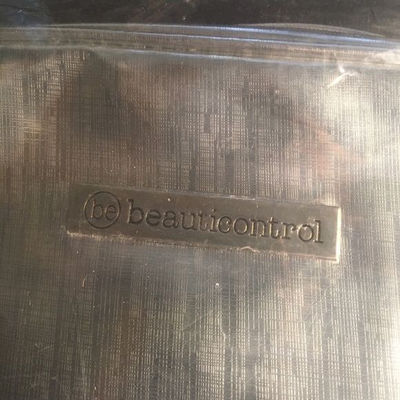 NIB BeautiControl Silver Zippered Cosmetic Case - Picture 5 of 6